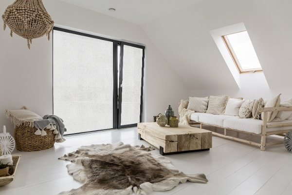 Zelfklevend raamtextiel: een natuurlijke uitstraling en toch veel privacy